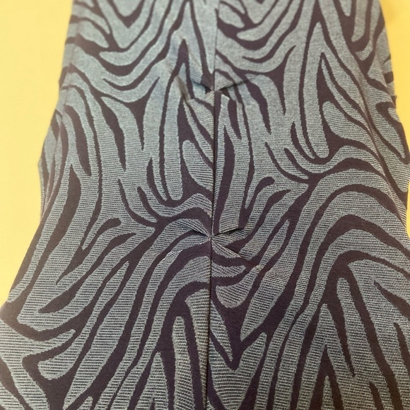 A Pea In The Pod Maternity~Two-Toned Blue Bodycon Midi Dress~Sleeveless~Size L - Picture 11 of 13